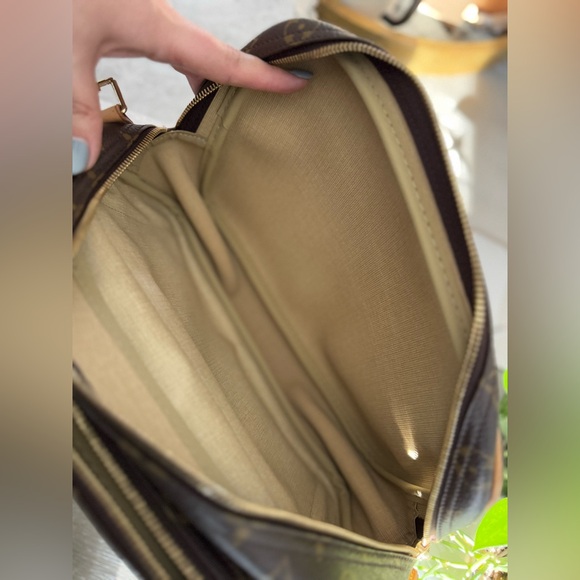 LV Reporter Monogram - Picture 8 of 9